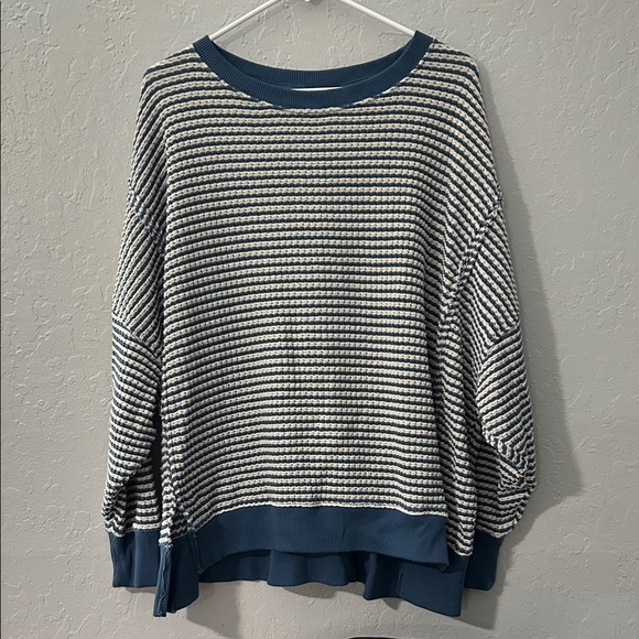 American Eagle Outfitters Sweaters - American Eagle Big Hug Waffle Sweatshirt - Never Worn